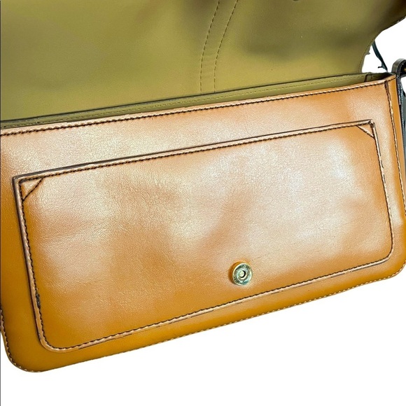 Mondani New York Faux Leather Camel Colored Shoulder Purse - Picture 2 of 11